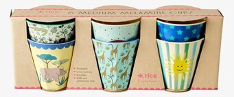 Bild av färgglada, lekfulla melaminmuggar i förpackning