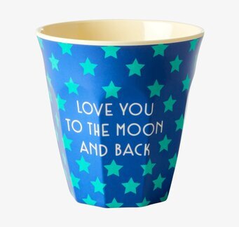 Bild av mugg med stjärnor och text LOVE YOU TO...