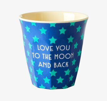 Bild av mugg med blå design och text LOVE YOU