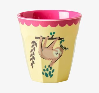 Bild av färgglad mugg med lekfullt sengångarmotiv