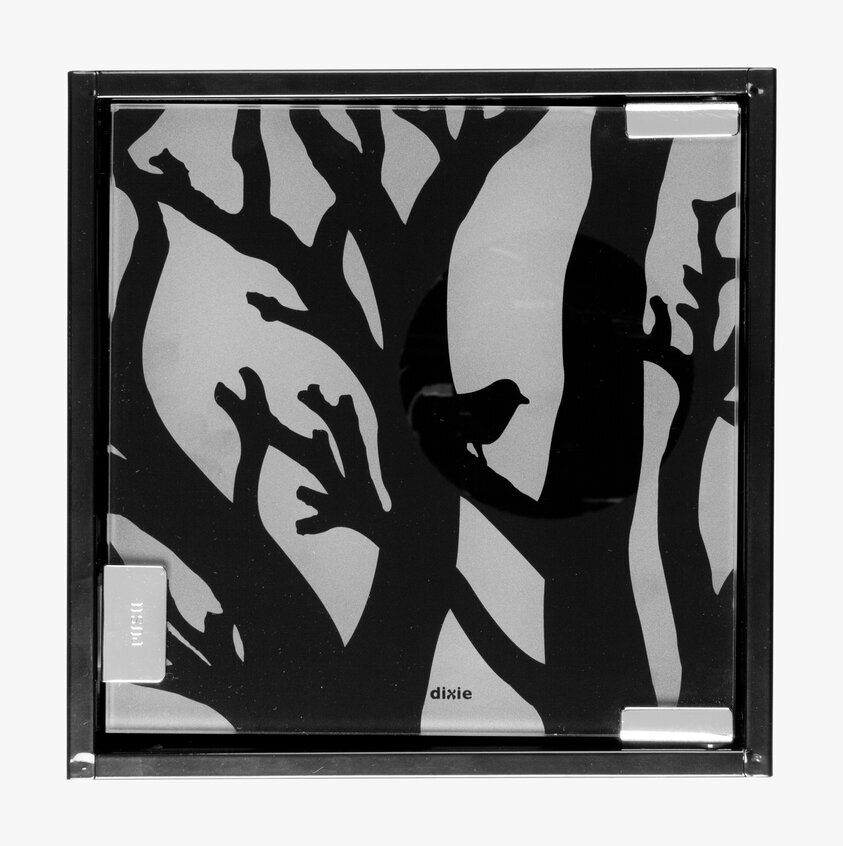 Nyckelskåp Grenverk svart från Dixie med stiliserat grenmönster