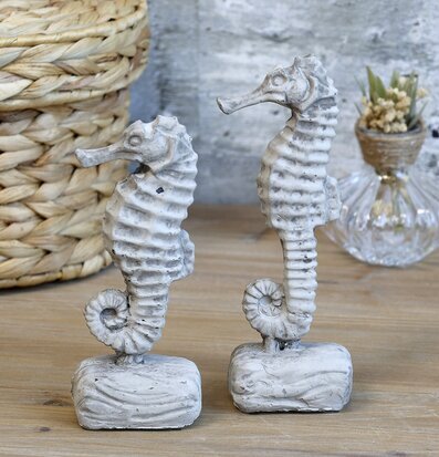 Sjöhäst På Fot Antikgrå #1 från Chic Antique med rustik charm