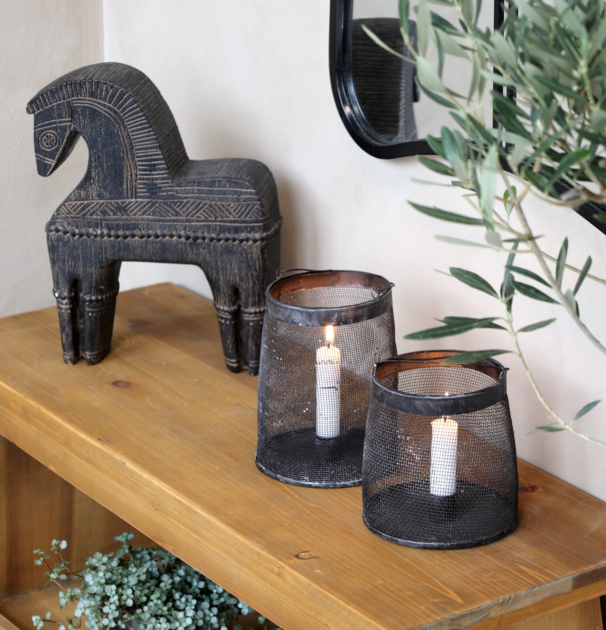 Häst Med Mönster Antikbrun #2 från Chic Antique på träkonsol