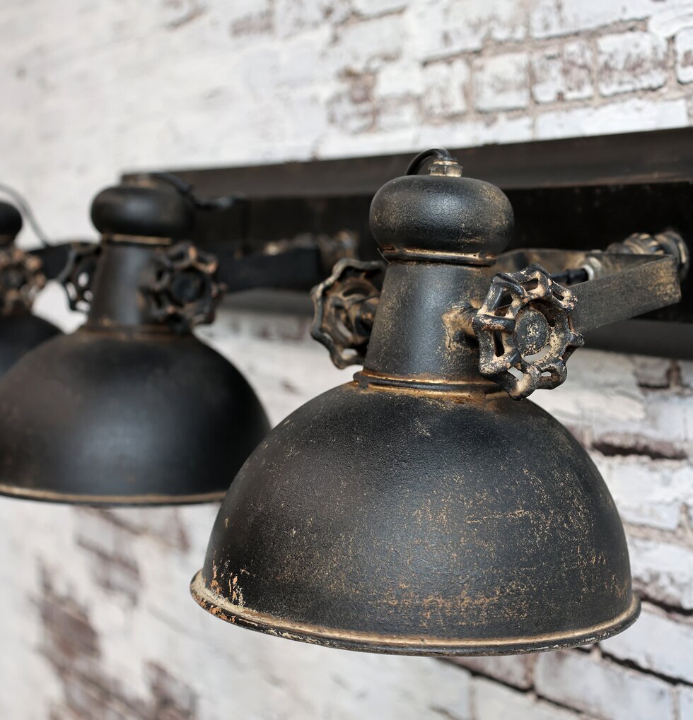 Factory Vägglampa 3 Spot Antik Svart från Chic Antique