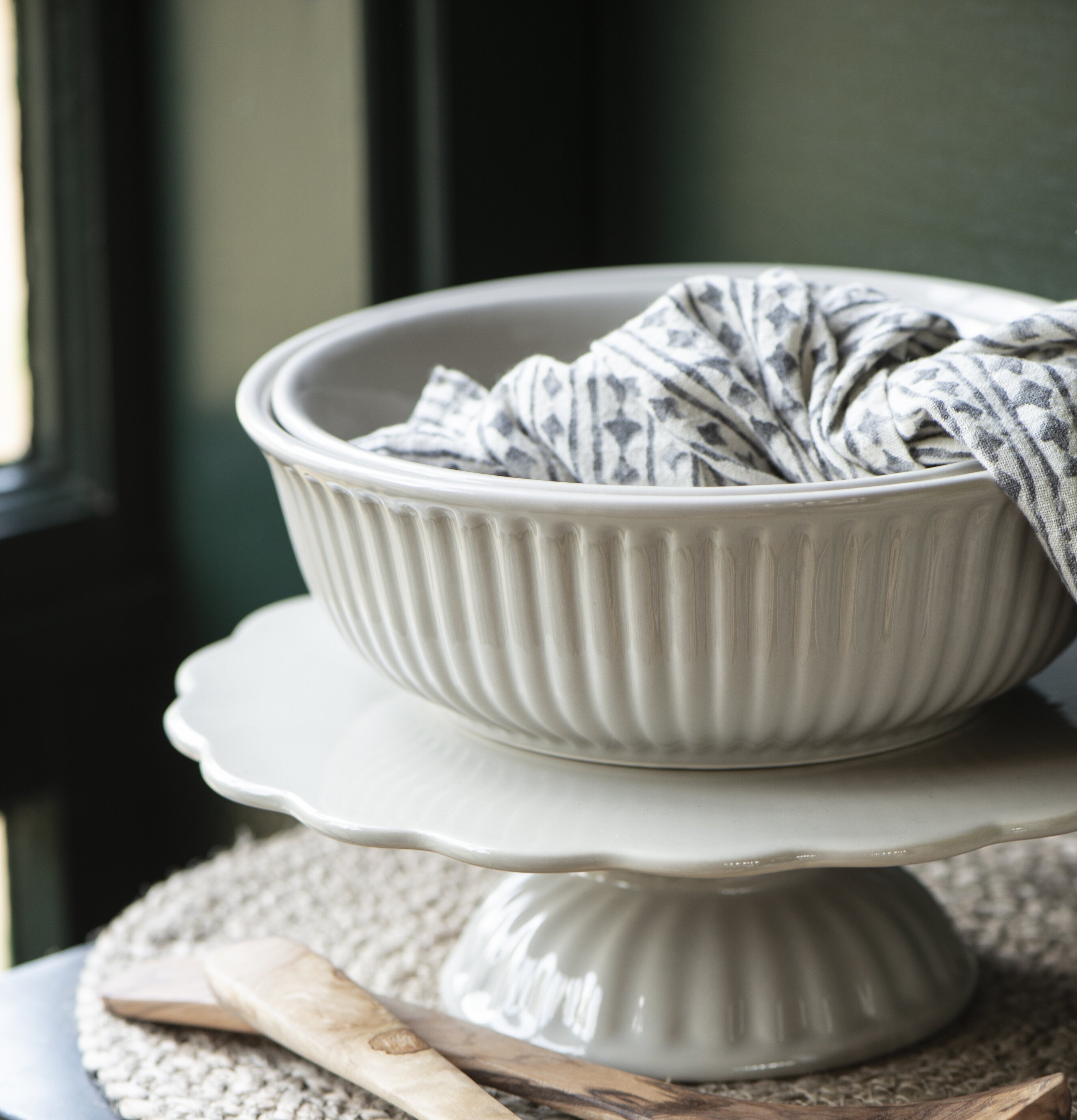 Serveringsskål Mynte Stor - Latte från IB Laursen på tårtfat