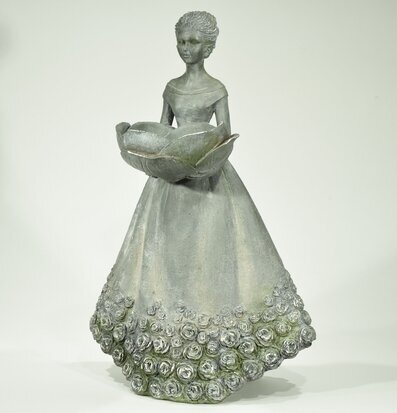 Figurin Loretta från Trademan i antik stil med blommor