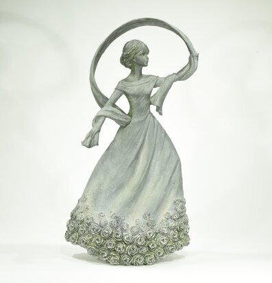 Figurin Henrietta från Trademan: elegant staty av kvinna