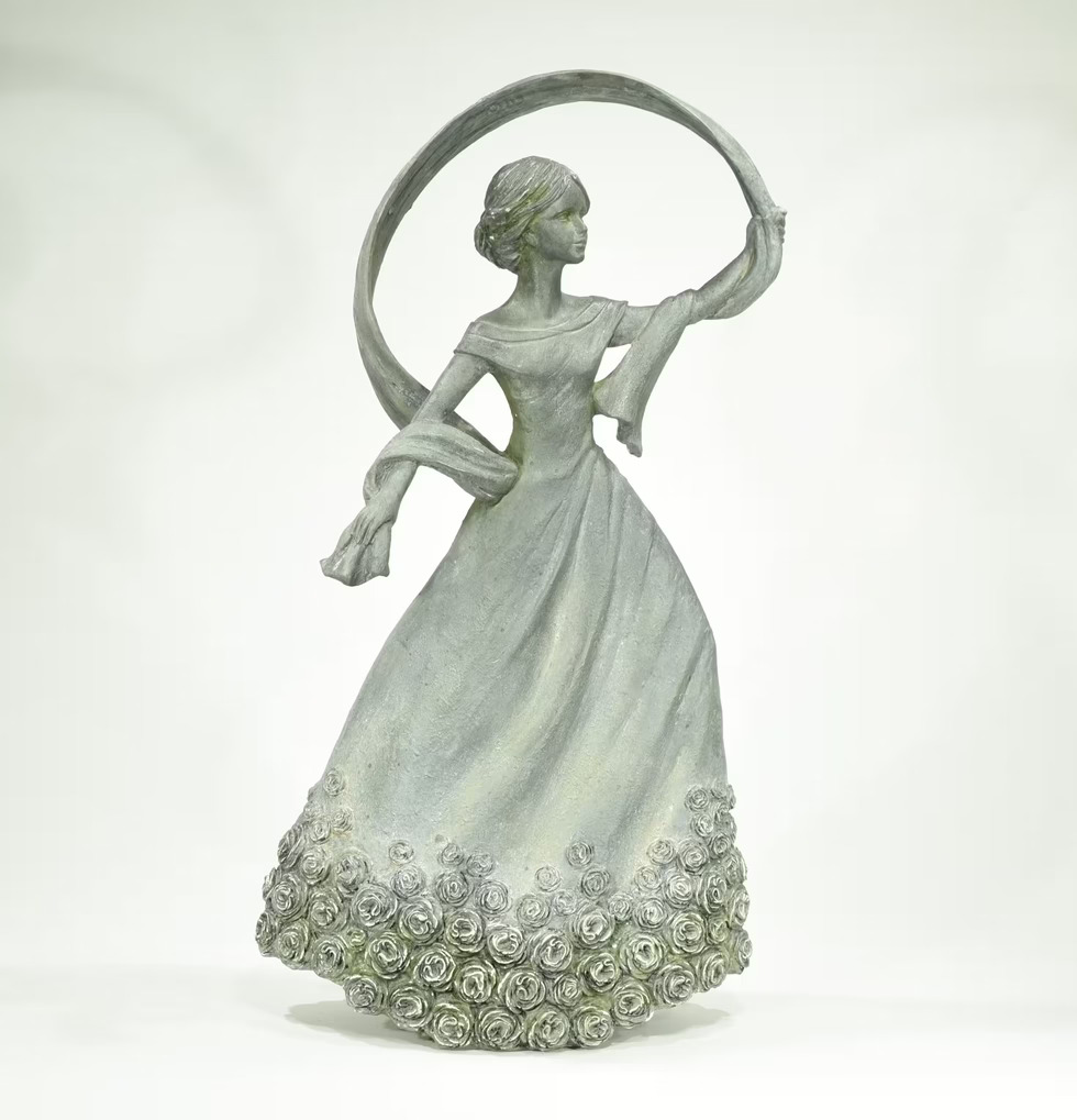 Figurin Henrietta från Trademan: elegant staty av kvinna