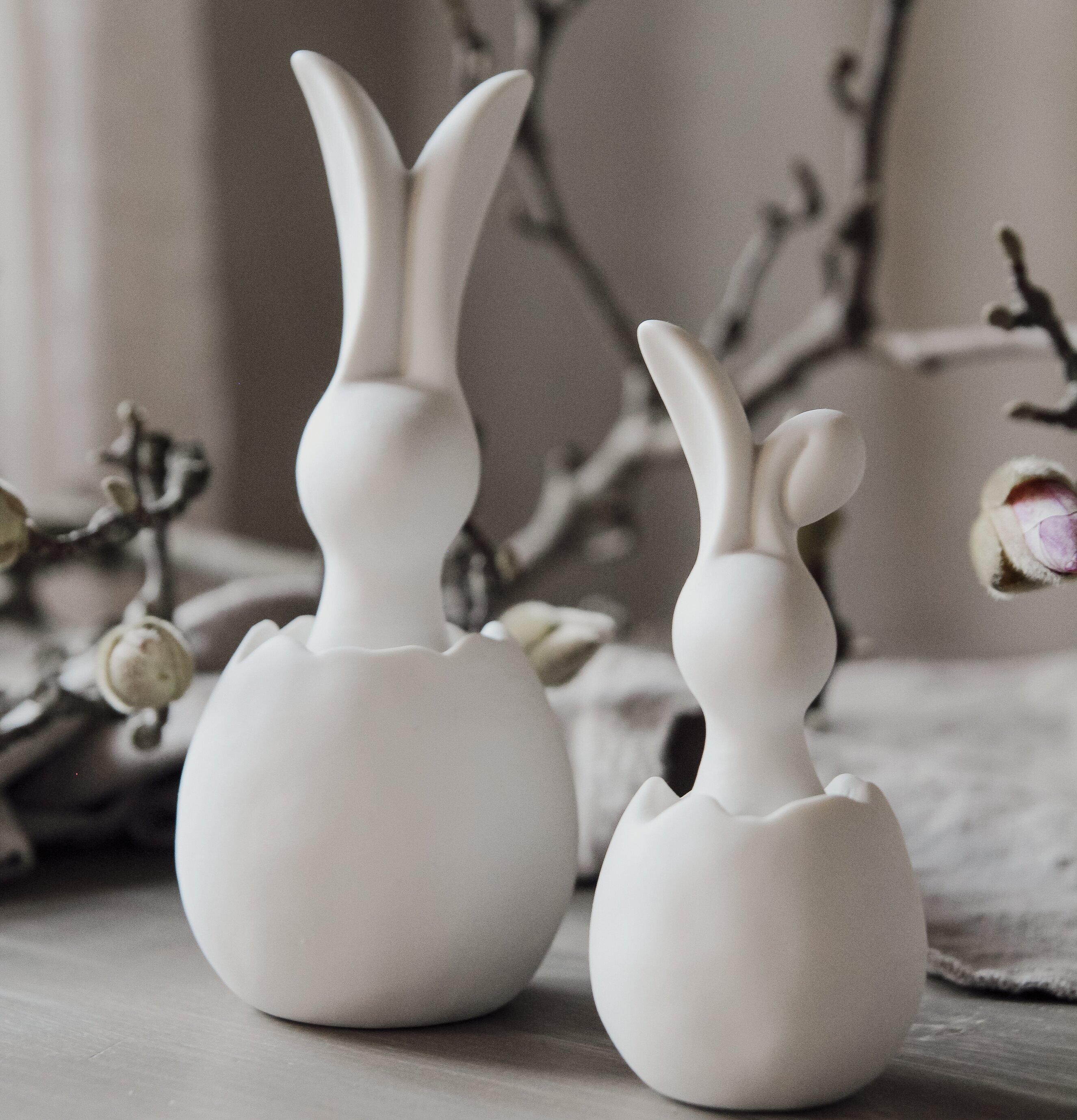 Bunny I Ägg Liten från Majas Cottage, två kaniner i äggskal