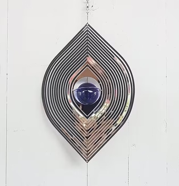 Vindspel Ellips från Multi Agentur med blå glaskula