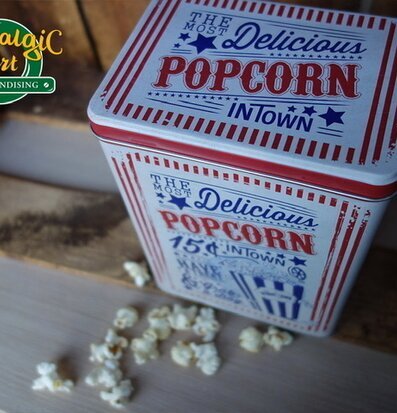 Foto av retro plåtburk med popcorn och stjärndesign