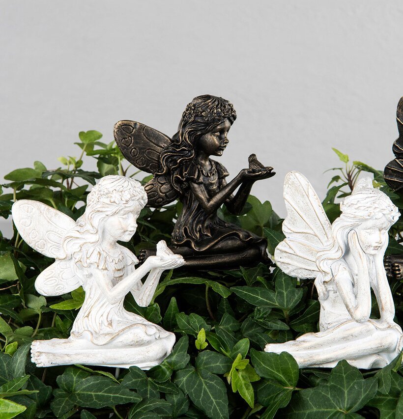 Älvor Stick Poly från A Lot Decoration i trädgårdsmiljö