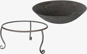 Eldfat Elda Metall från A Lot Decoration i trädgårdsmiljö