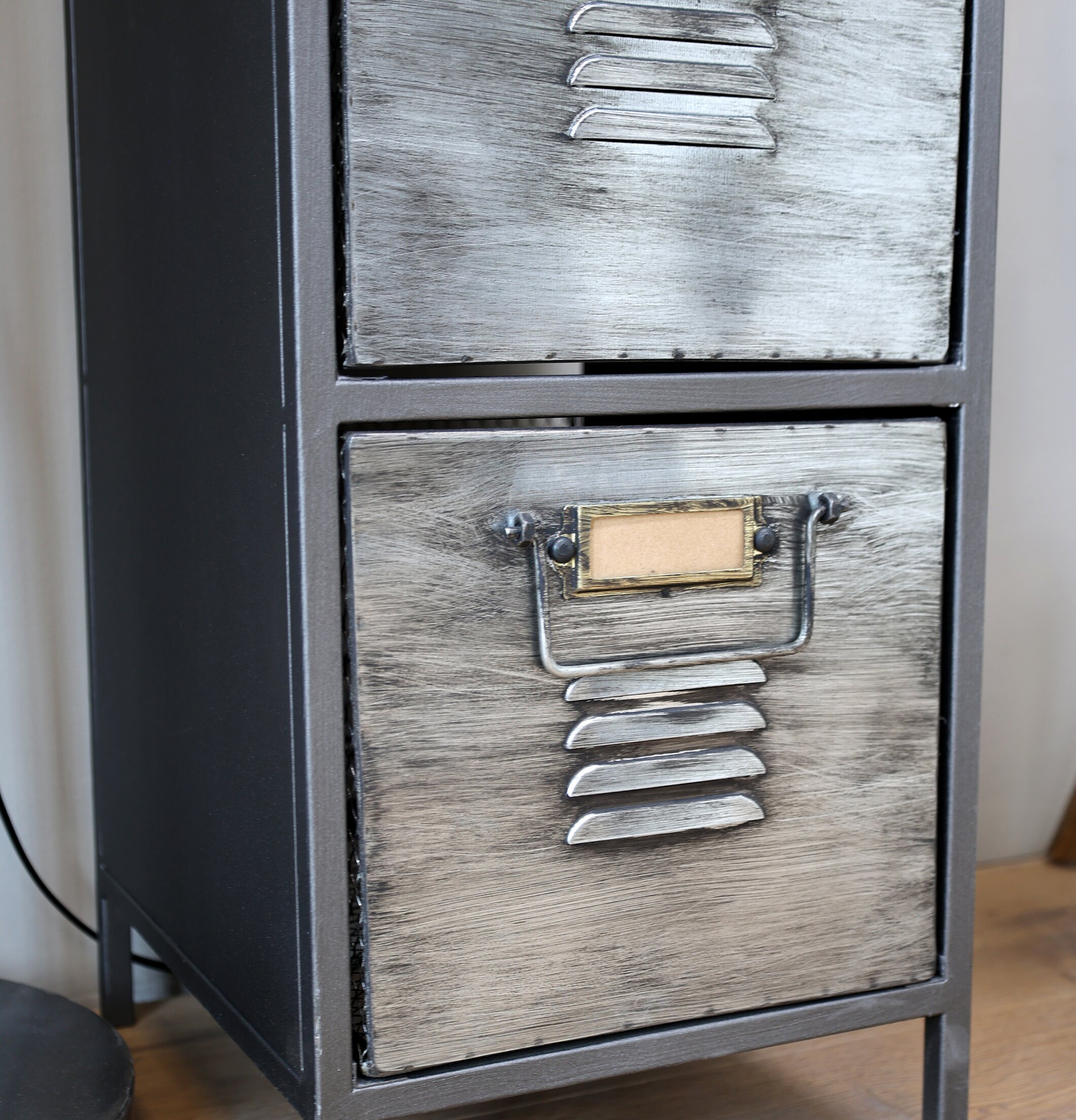 Factory Skåp/Kommod Antikgrå från Chic Antique i industristil