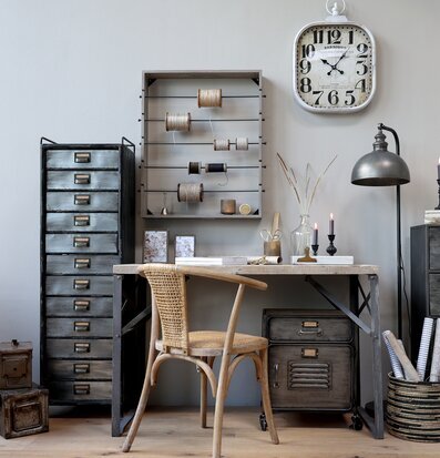 Factory Skåp/Kommod Antikgrå från Chic Antique i rustik stil