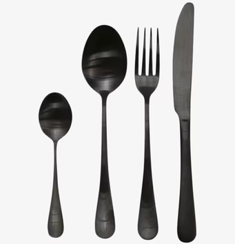 Bestick Antiksvart Set/4 från Chic Antique mot vit bakgrund