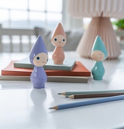 Peggy Leende Ametist från Nääsgränsgården, keramikfigur