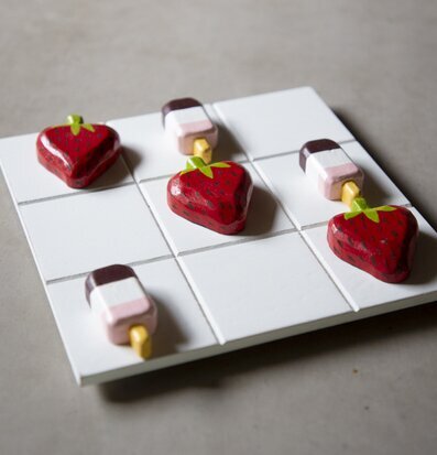 Tre I Rad - Jordgubbar/Glass Different Design Brädspel