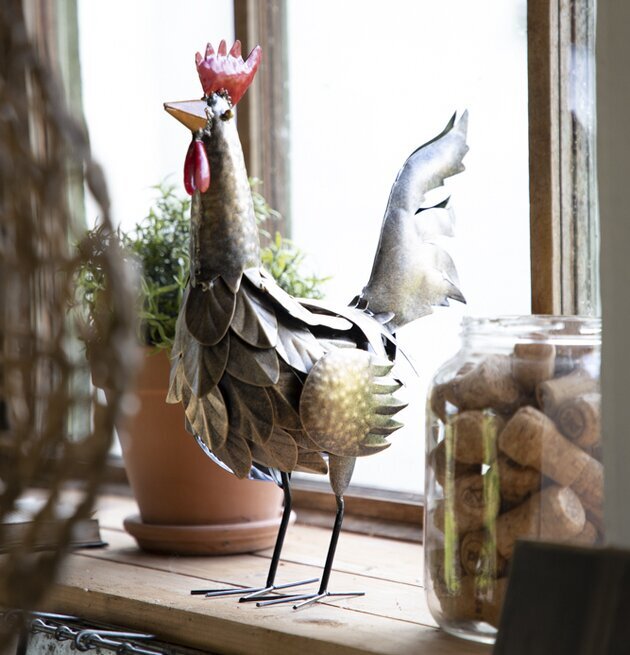 Tupp Ture Hamrad Plåt 38 Cm från Different Design på fönsterbräda