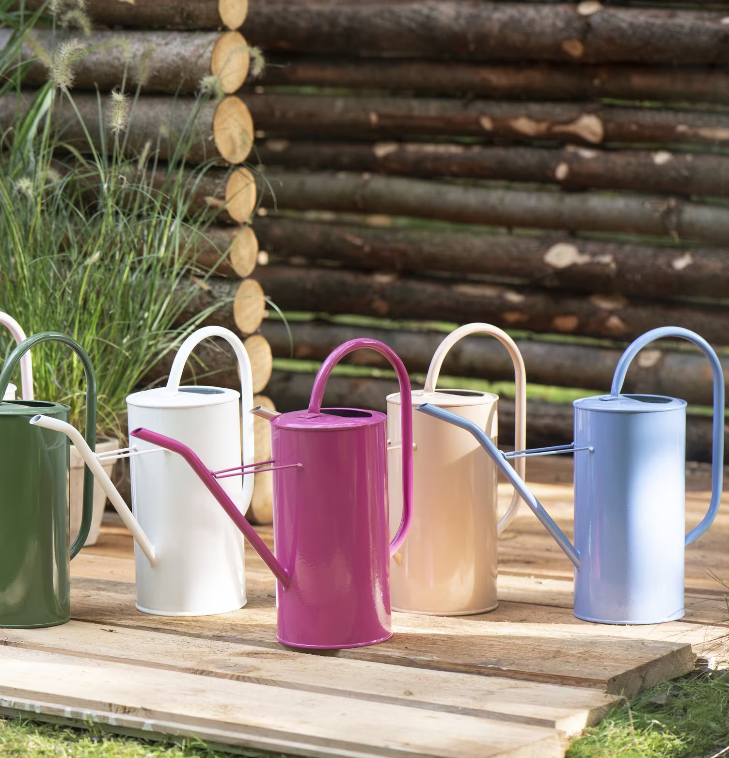 Vattenkanna Blå 2.7 Liter från IB Laursen i utomhusmiljö