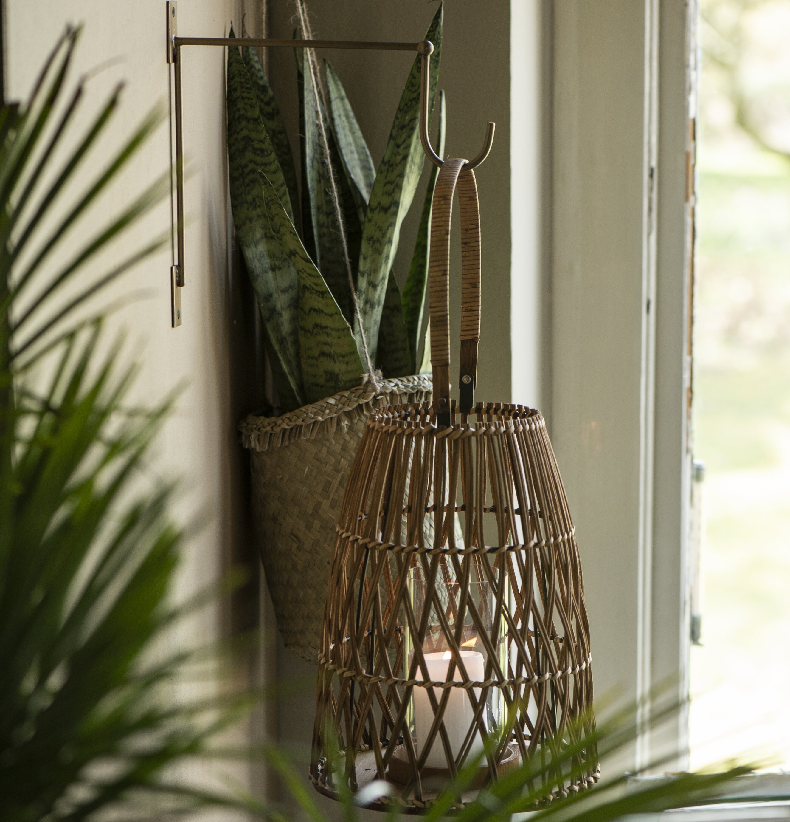 Vägghängare Lanterna Mässing från IB Laursen med korg