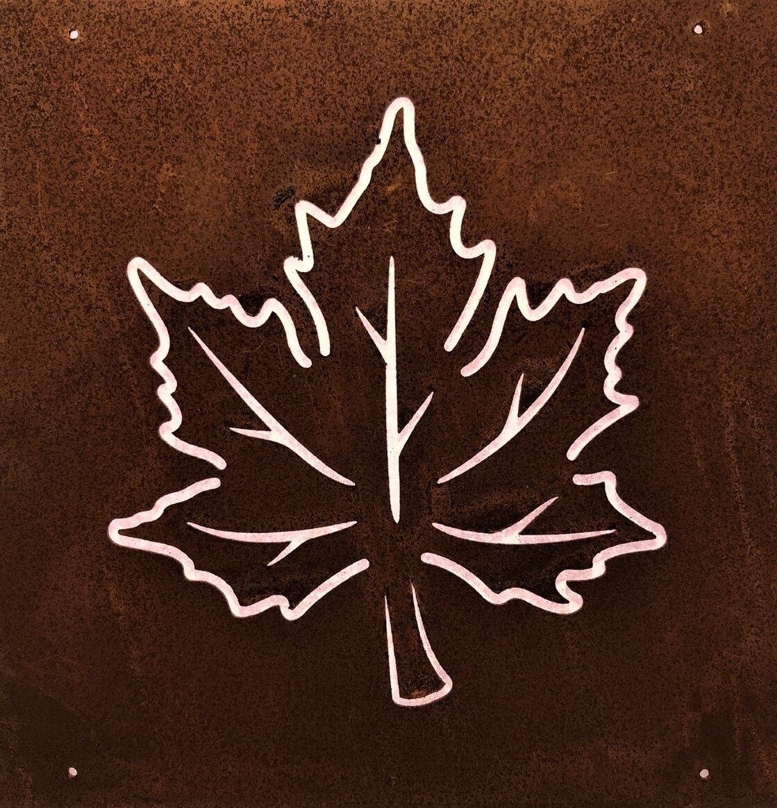 Skylt Lönnblad Rost (armeringsnät) från Lind Decoration