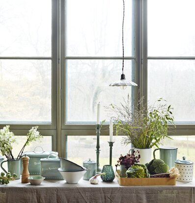 Taklampa Gustav Mint från Strömshaga i lantlig miljö