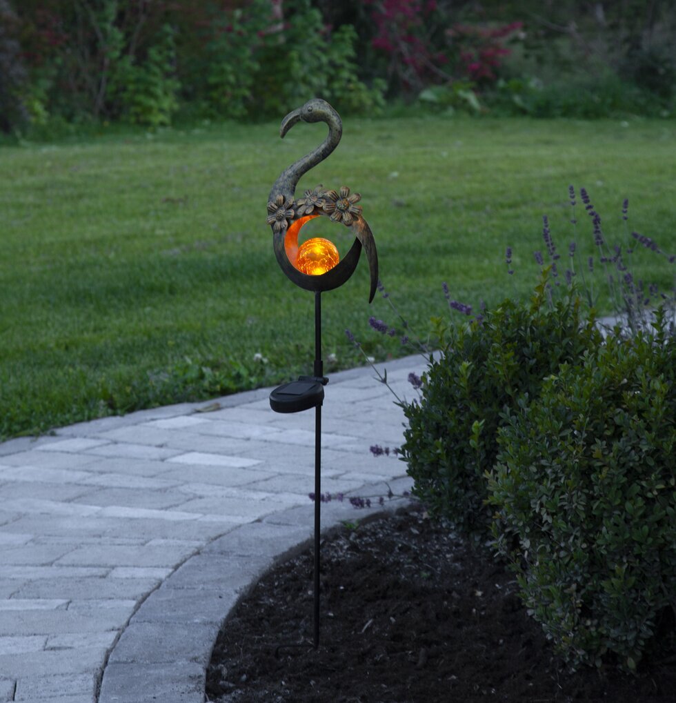 Solcellsdekoration Melilla Bird från Star Trading i trädgård