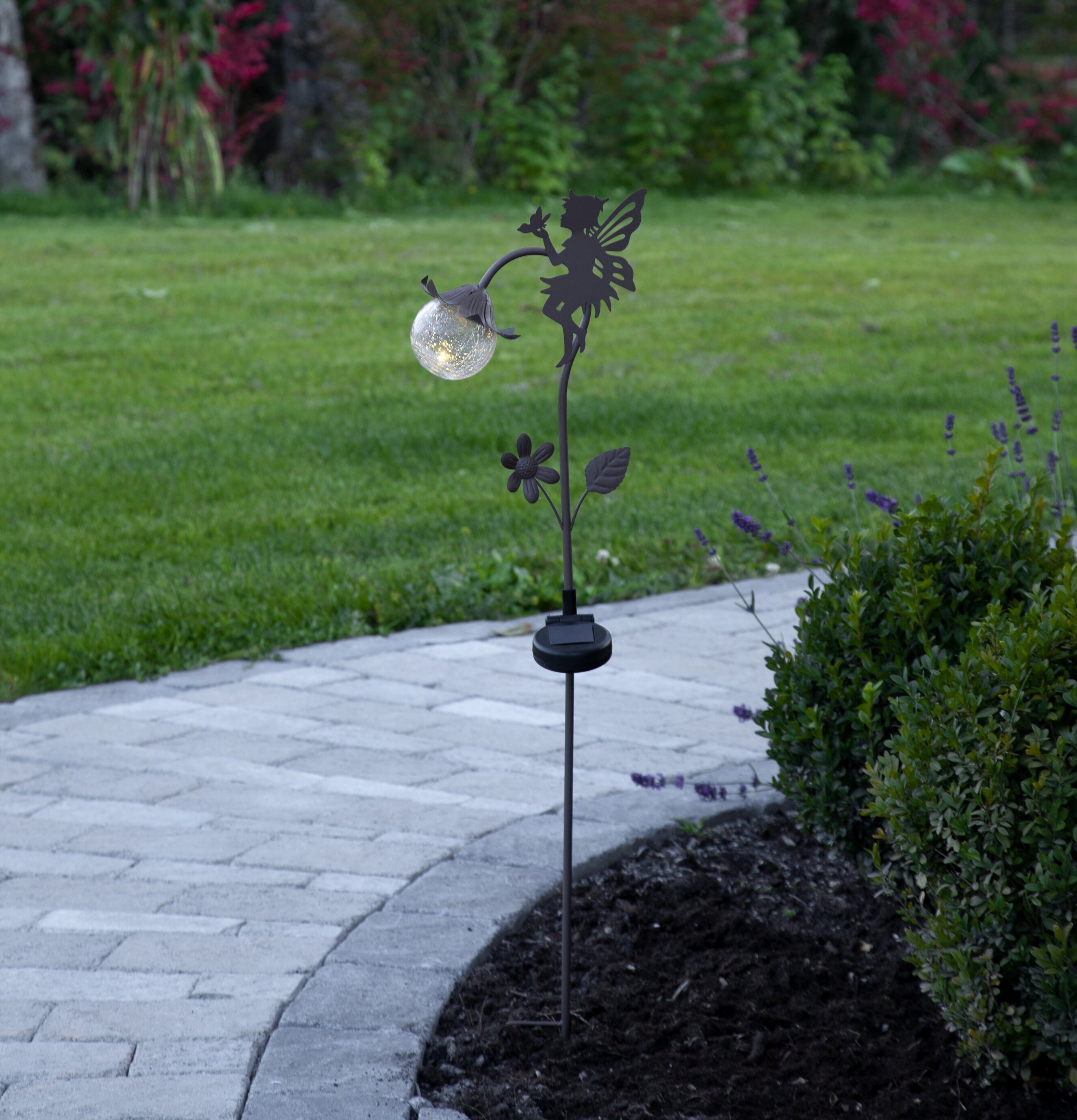 Solcellsdekoration Fairytale från Star Trading i trädgård