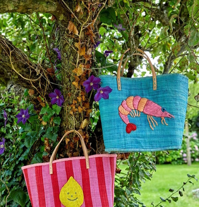 Väska Embroidered Shrimp Large från Rice i en trädgård