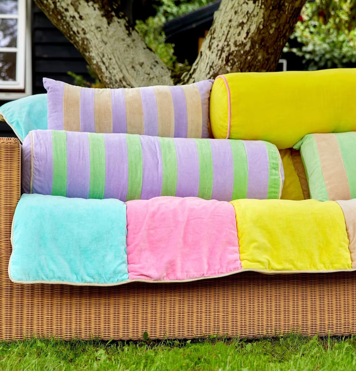 Prydnadskudde Velvet Lavender/Beige Medium från Rice i trädgård