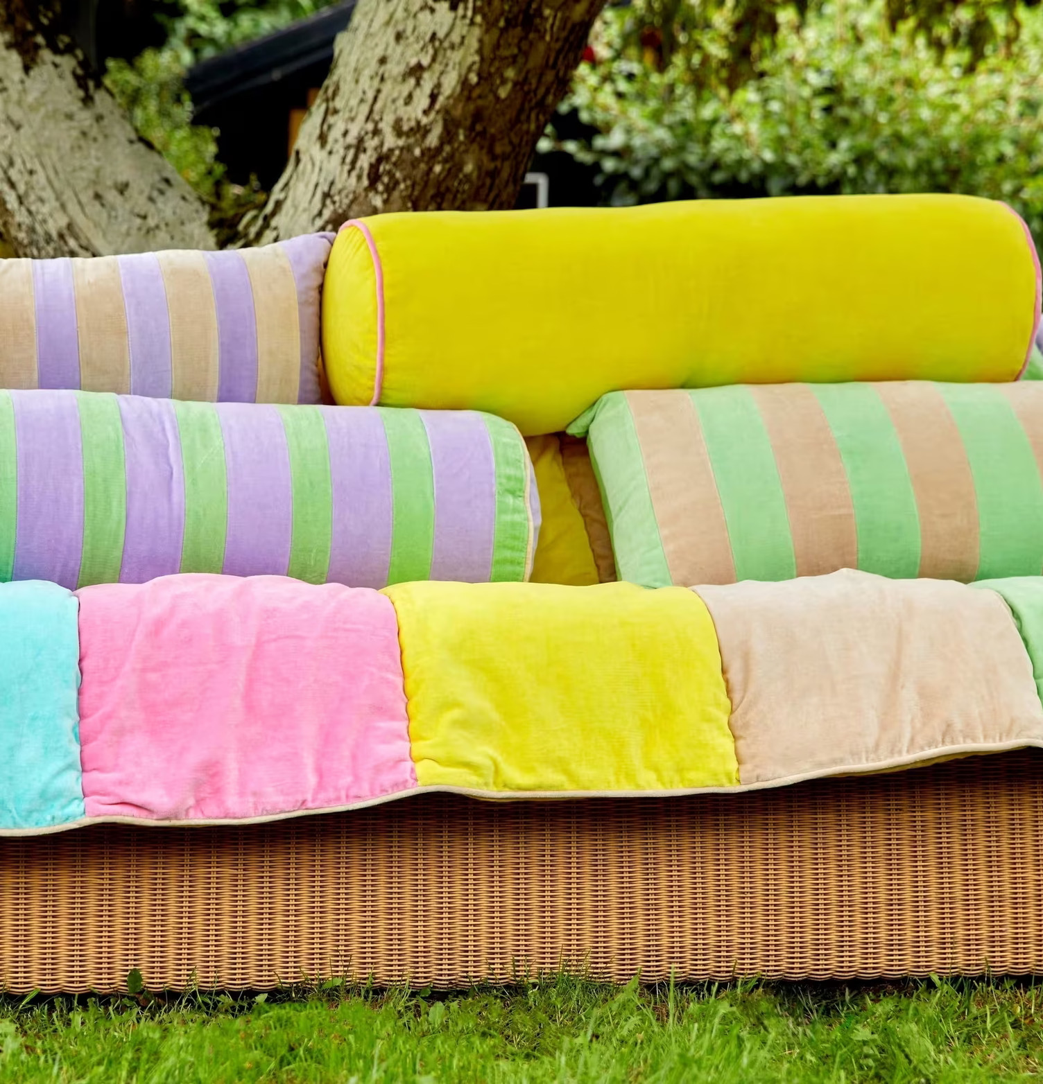 Prydnadskudde Velvet Green/Beige Large från Rice i trädgård