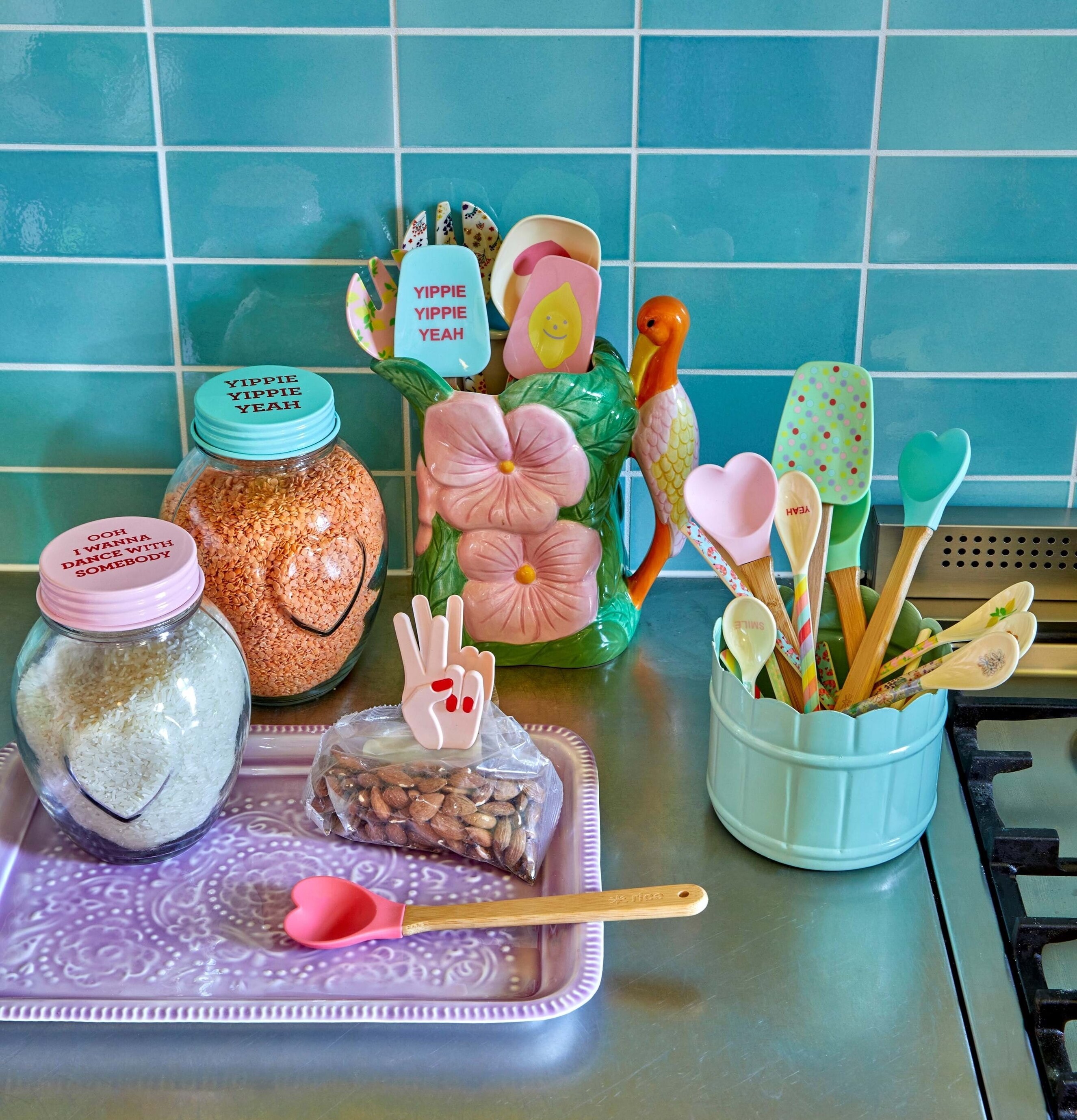 Påsklämmor Silikon Rosa/Blå från Rice i färgglatt kök