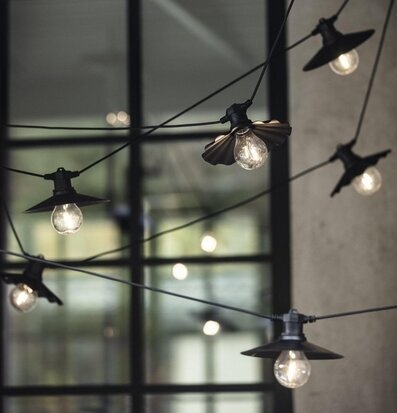 Ljusslinga Daisy Svart (Utomhusbruk) från PR Home utomhus