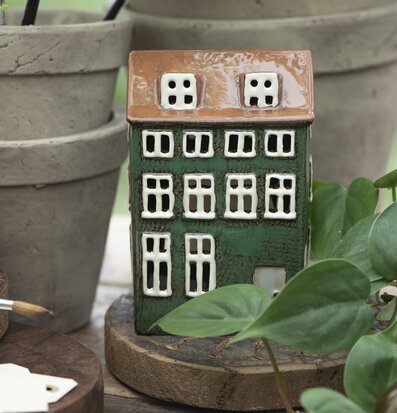 Bild av charmig ljuslykta i harmonisk inredning