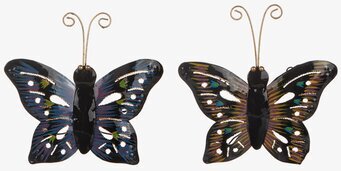 Fjäril Vägg Hamrad Plåt från Different Design på vit vägg