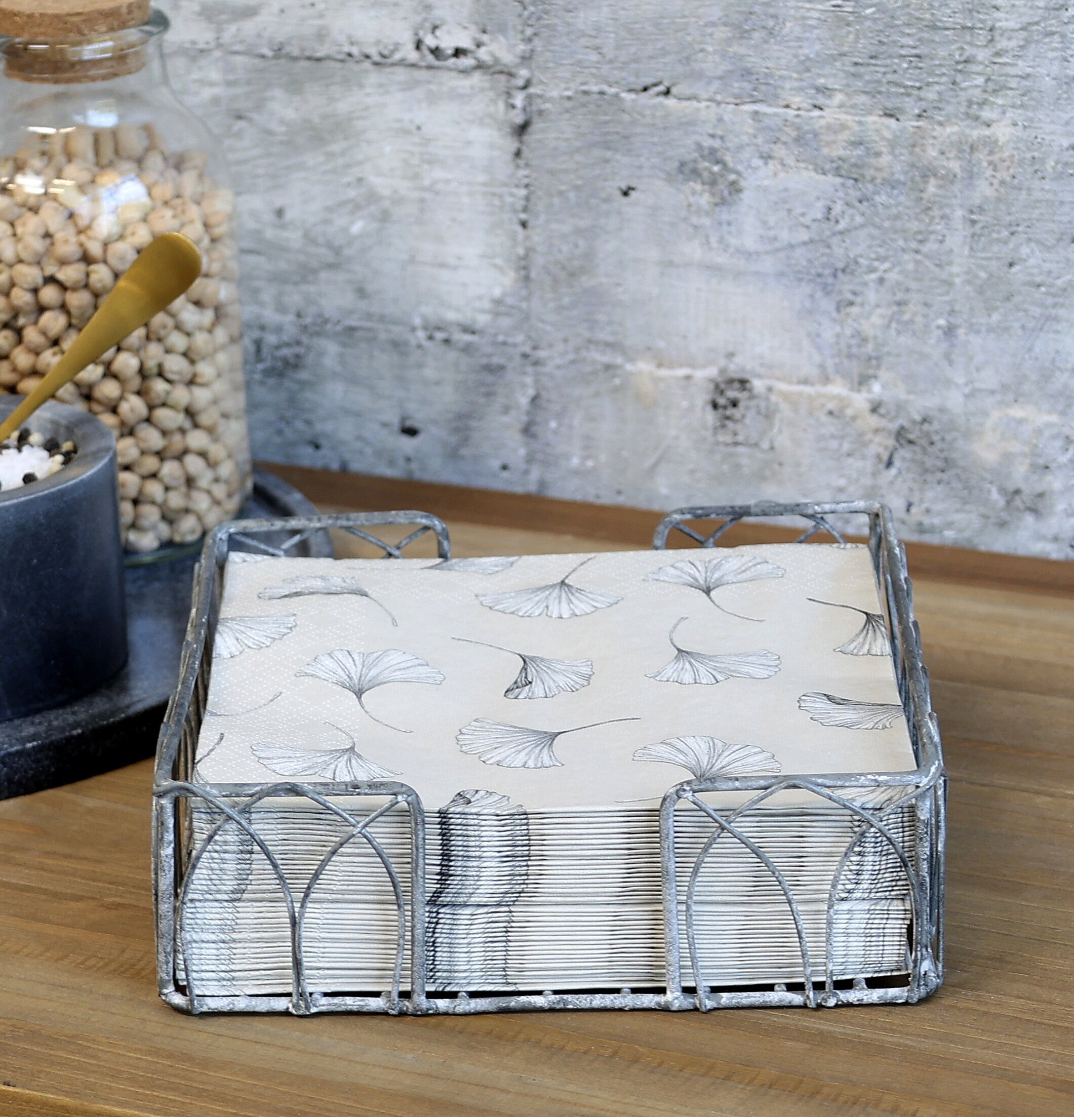 Servetthållare Antik Zink från Chic Antique på rustikt bord