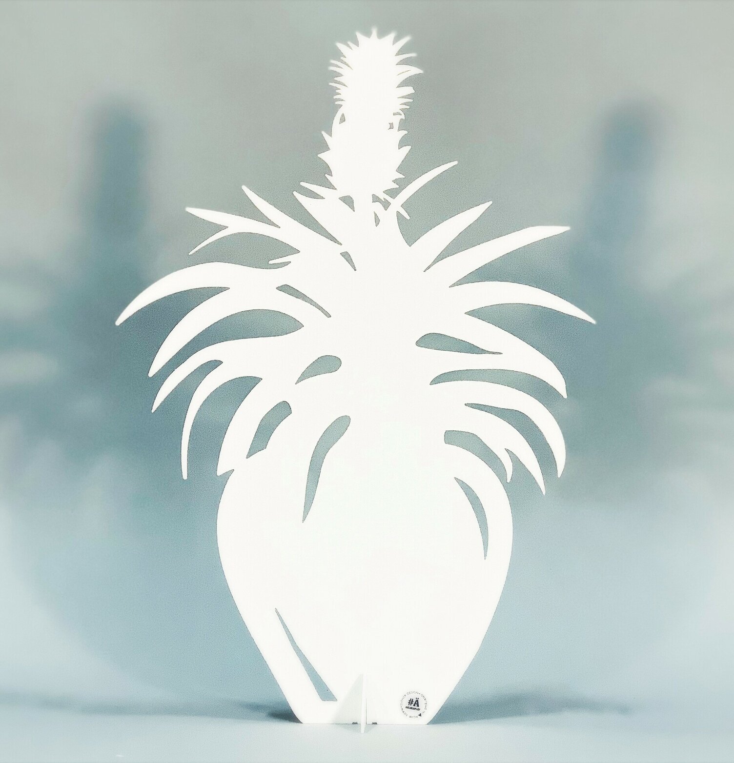 #ÄlskaPlåt Ananas Vit från Älskaplåt mot ljusgrå bakgrund