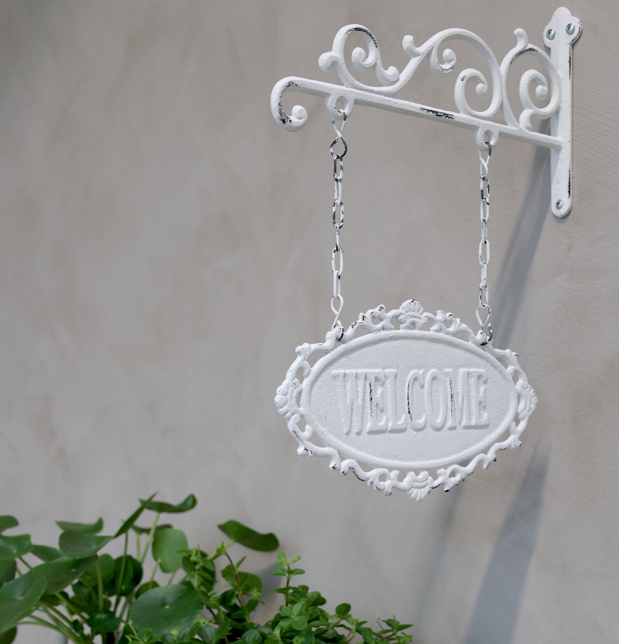 Skylt Welcome Antique Creme från Chic Antique i trädgård