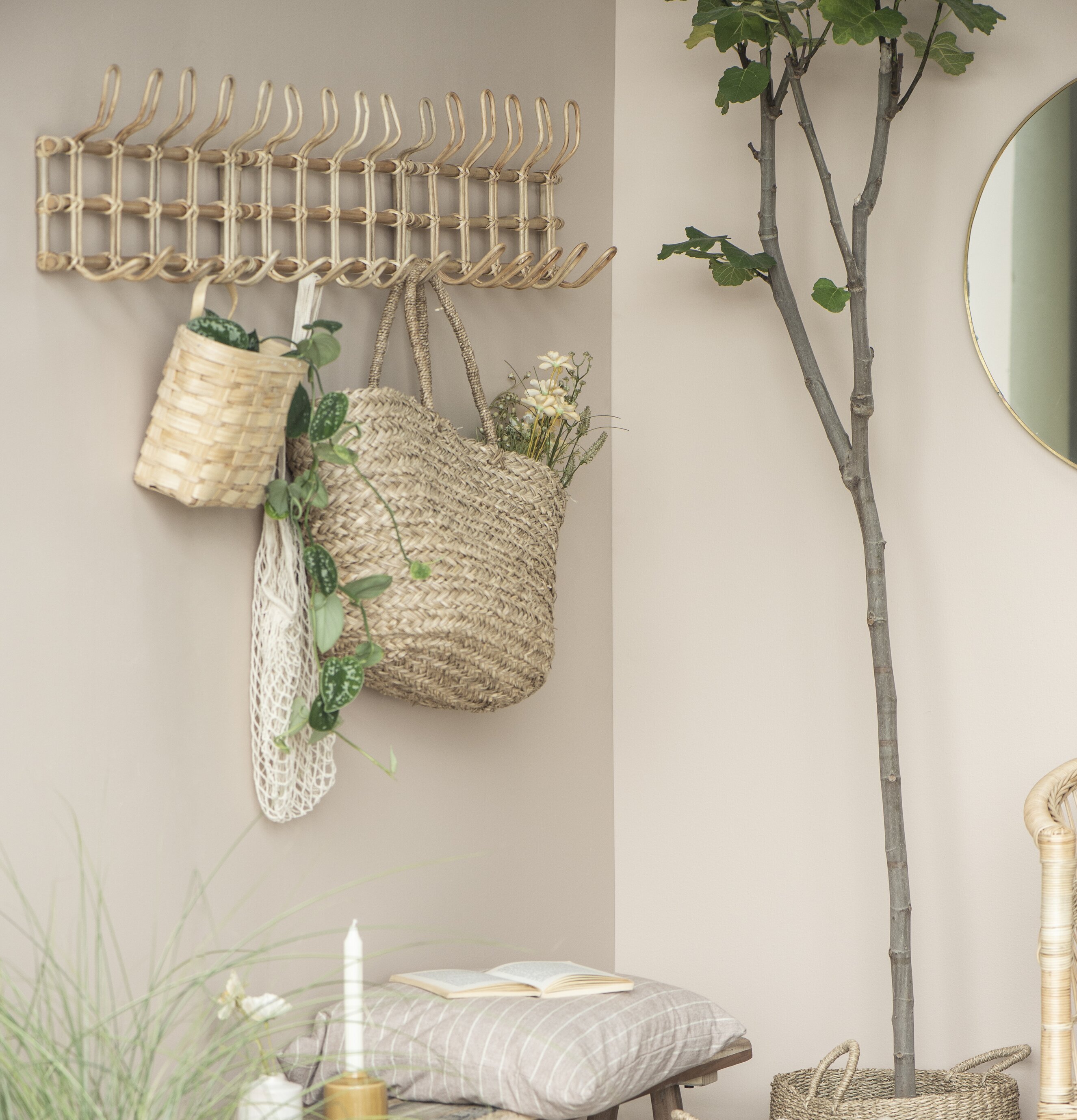 Väggkrokar Rotting från IB Laursen på ljusbeige vägg