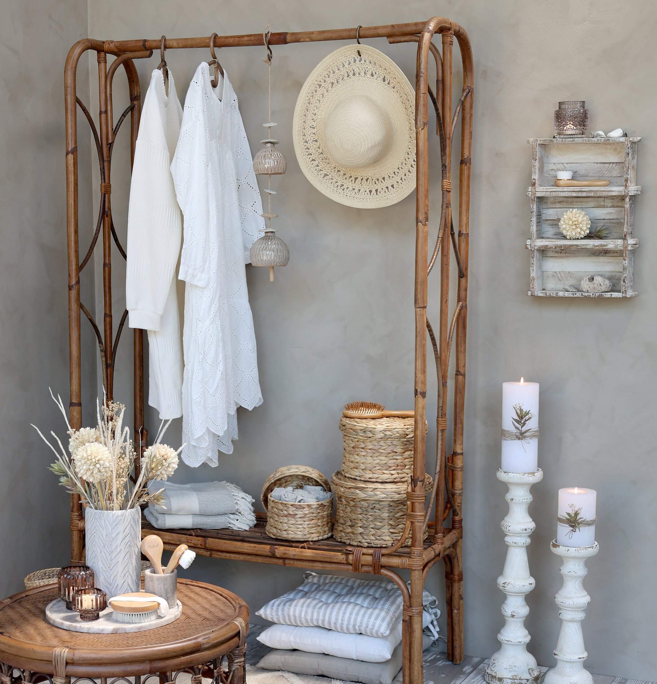 Vägghylla Murstensform Antikvit från Chic Antique på vägg