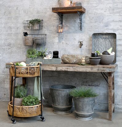 Sidobord/Vagn Flätad Bambu Med Hjul från Chic Antique