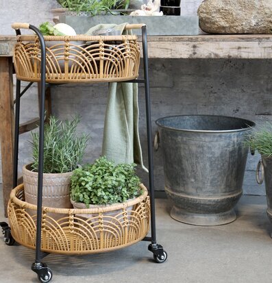 Sidobord/Vagn Flätad Bambu Med Hjul från Chic Antique