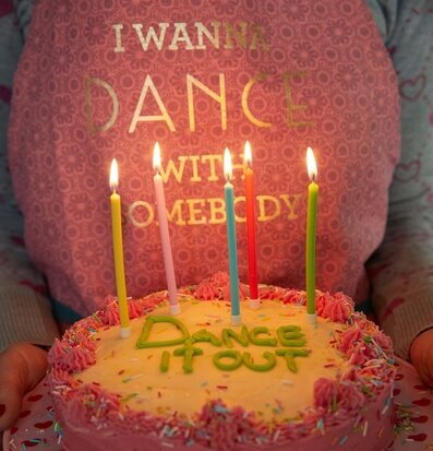 Bröstlappsförkläde Marrakesh Print från Rice med tårta