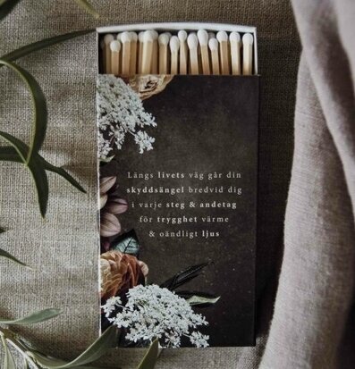 Tändsticksask Skyddsängel - Majas Cottage på ljusbrun textil