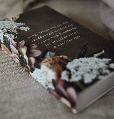 Tändsticksask Skyddsängel - Majas Cottage, med blommönster