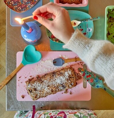 Ugnsform Stengods Grön från Rice i färgstarkt kökssceneri