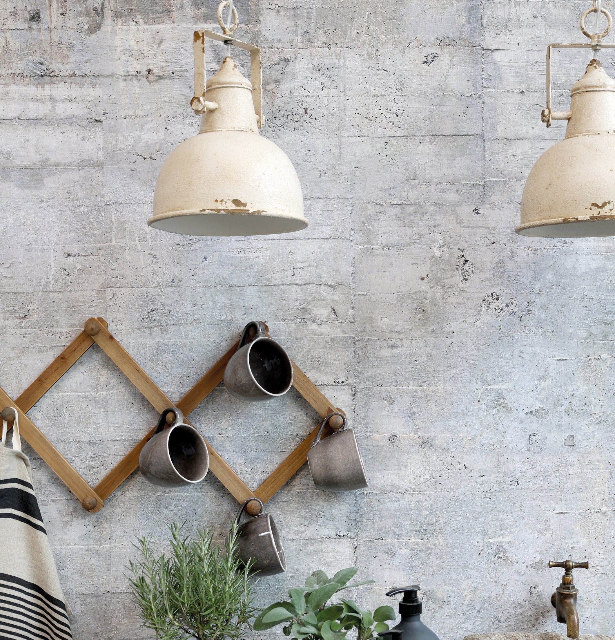 Taklampa Factory Antik Creme L från Chic Antique i kök