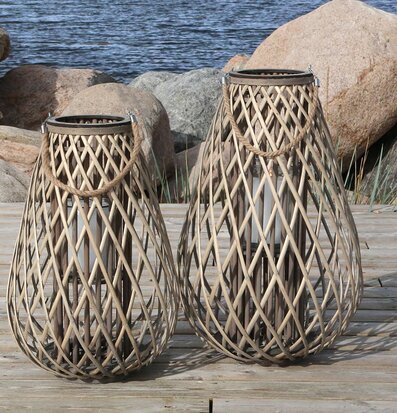 Lanterna Flätad Pil XL från Chic Antique i naturskön miljö