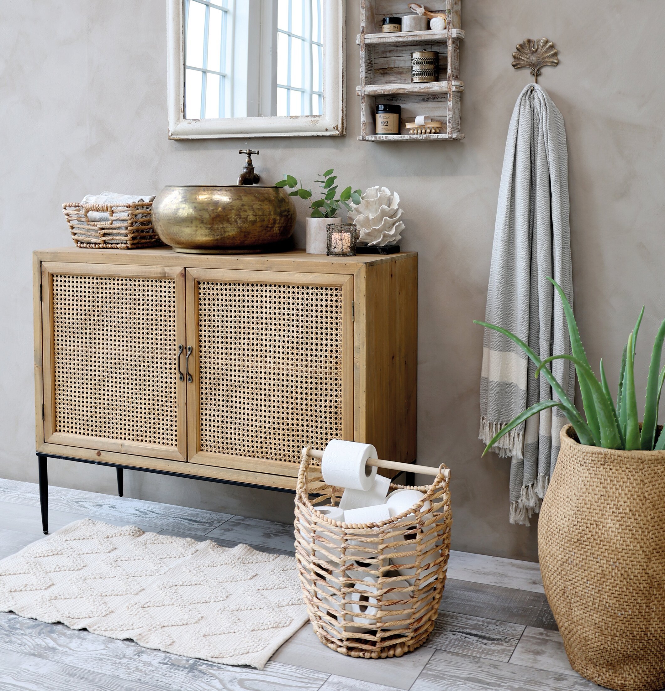 Korg Toalettpappershållare Natur från Chic Antique i badrum